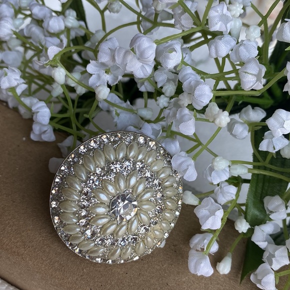 Ring - Picture 3 of 9